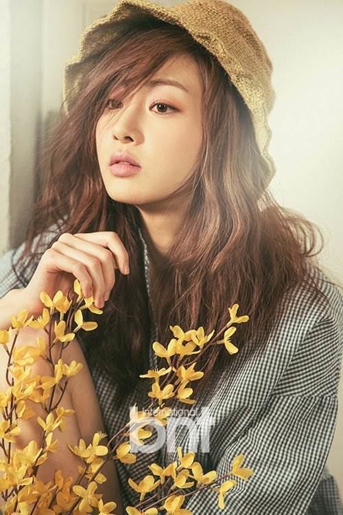 Kang So-ra Jin Se Yeon and Kang Sora are Lovely in Spring Magazine