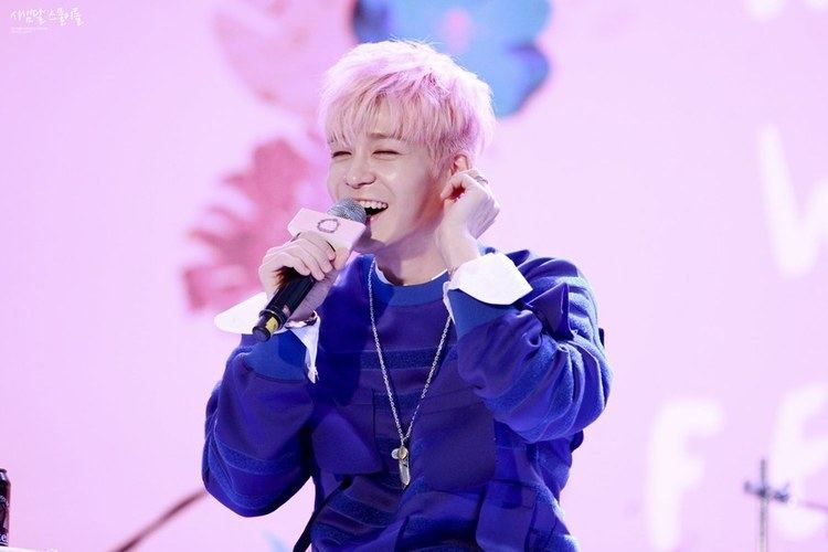 Kang Sunghun (singer) KPKF Sechs Kies Kang Sunghoon39s pink hair Netizen Nation OneHallyu