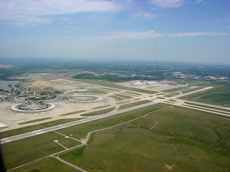 how far is the kansas city airport marriott from the airport