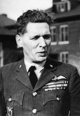 Karel Janoušek Karel Janouek jedin echoslovk s titulem leteckho marla RAF