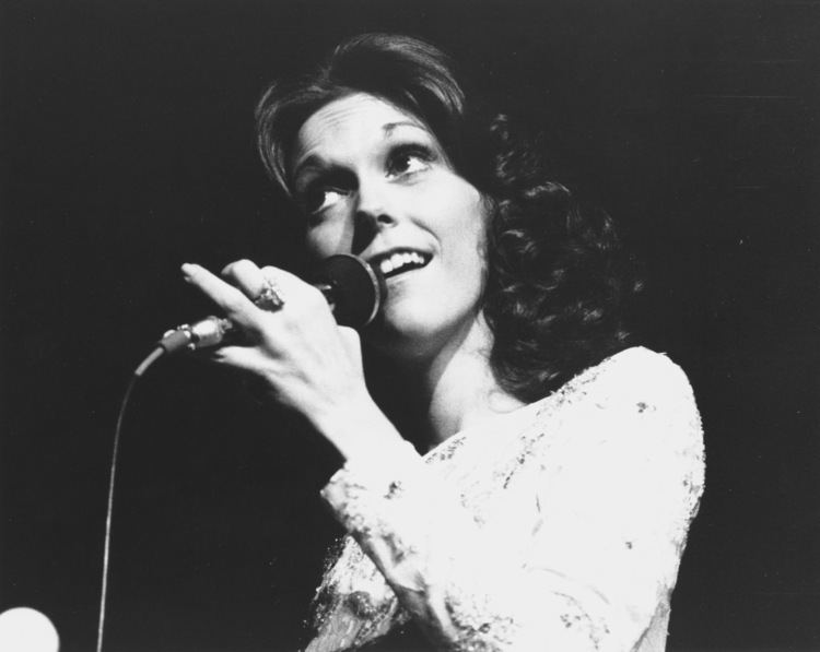 Karen Carpenter Karen Carpenter New Music And Songs