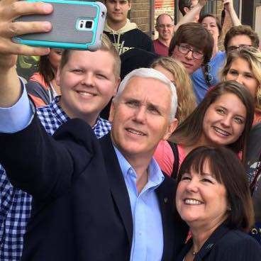 Karen Pence Karen Pence Mike39s Wife 5 Fast Facts You Need to Know Heavycom