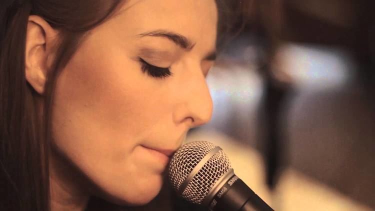 Kari Amirian KARI Eyes Like Fire LIVE Home Session UK YouTube