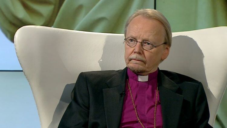 Kari Mäkinen Finnish Lutheran leader quotrejoicesquot over samesex marriage vote Yle