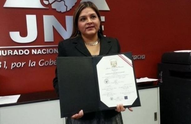 Karina Beteta Karina Beteta juramenta como congresista Actualidad ATVpe
