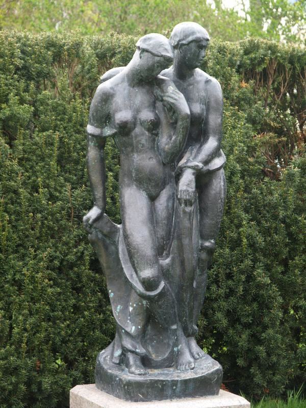 Karl Albiker Ettlingen Germany Bahnhofplatz sculpture of two women
