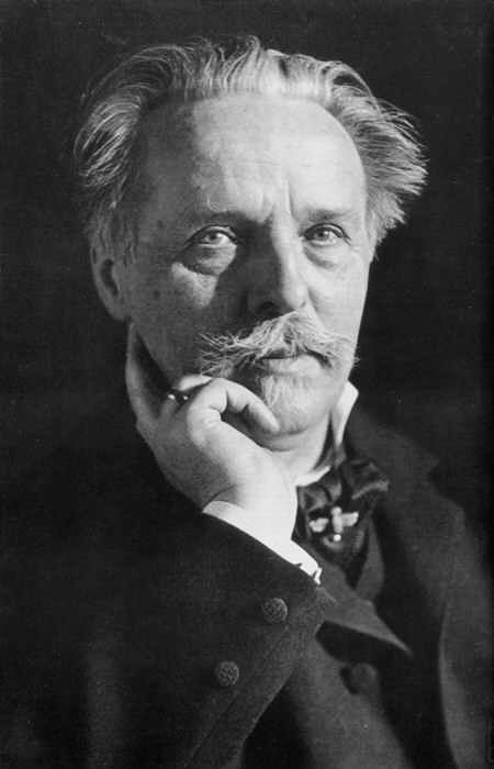 Karl May httpsuploadwikimediaorgwikipediacommonsaa