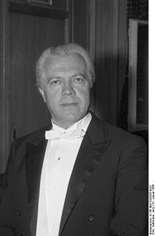Karl Münchinger httpsuploadwikimediaorgwikipediacommonsthu
