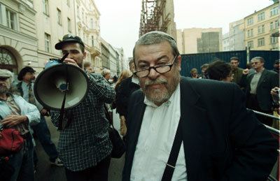 Karol Sidon Prague Jewish community divided over the dismissal of rabbi Sidon