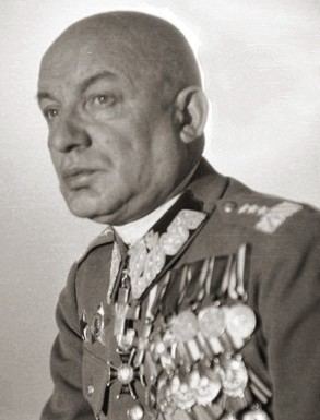 Karol Świerczewski httpsuploadwikimediaorgwikipediacommonscc