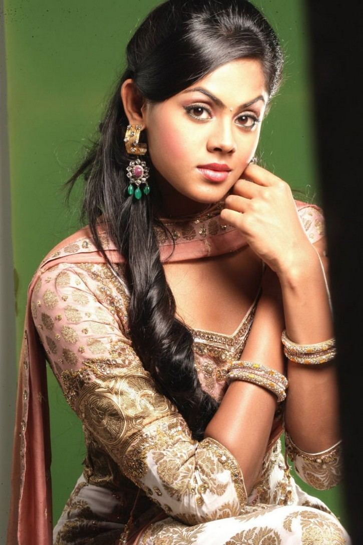 Karthika Nair Karthika Nair Actress Photo Gallery Cine Punch