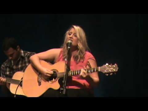 Karyn Rochelle Karyn Rochelle sings quotGeorgia Rainquot at Country Music Hall