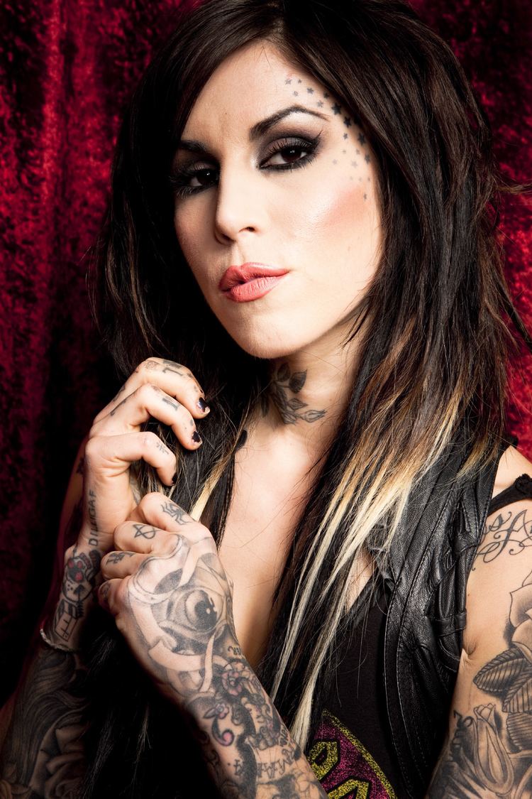 Kat Von D Hairstyles / Kat Von D Hair Stylebistro : Leave only long ...