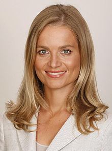 Katarina Kresal httpsuploadwikimediaorgwikipediacommonsthu