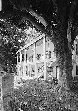 Kate Chopin House (Cloutierville, Louisiana) httpsuploadwikimediaorgwikipediacommonsthu
