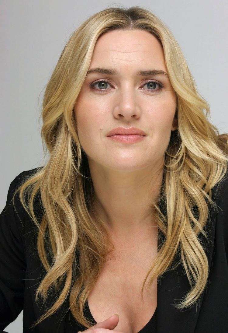 kate-winslet-42362780-417e-4400-9f70-147e988f828-resize-750.jpeg