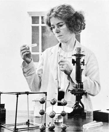 Kathleen Lonsdale Dame Kathleen Lonsdale British chemist Britannicacom