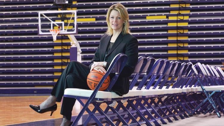 Katie Abrahamson-Henderson UAlbany womens basketball coach Katie AbrahamsonHenderson on