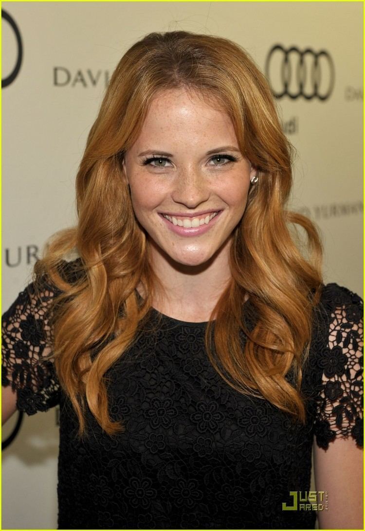 Katie Leclerc Katie Leclerc amp Grey Damon Kick Off Emmy Week Photo