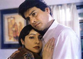 Kavita Kapoor with Kanwaljit Singh in a scene from the 1998 show Saans.