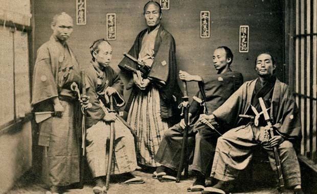 Kawakami Gensai with other Japanese samurai with their swords.