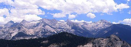 Kaweah Peaks Ridge httpsuploadwikimediaorgwikipediacommonsthu