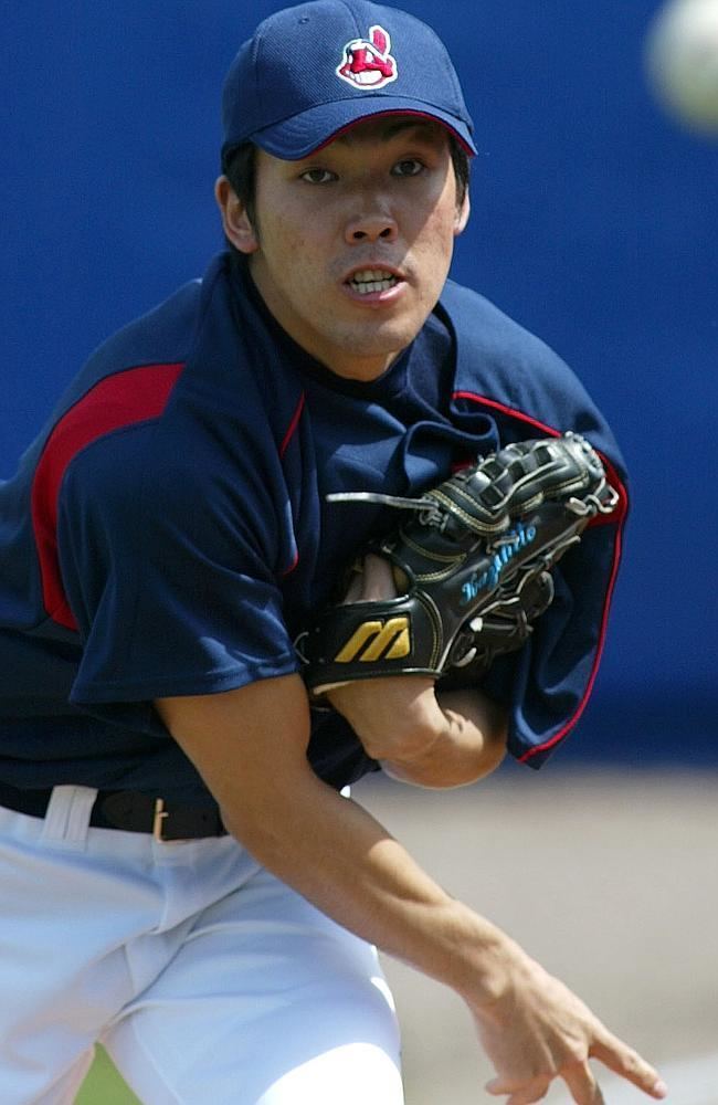 Kazuhito Tadano Kazuhito Tadano throws ridiculous 39Eephus pitch39 in.