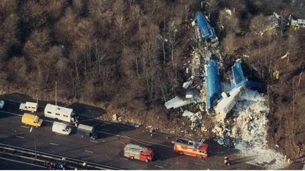 Kegworth air disaster Memorial for Kegworth air disaster victims 25 years on ITV News