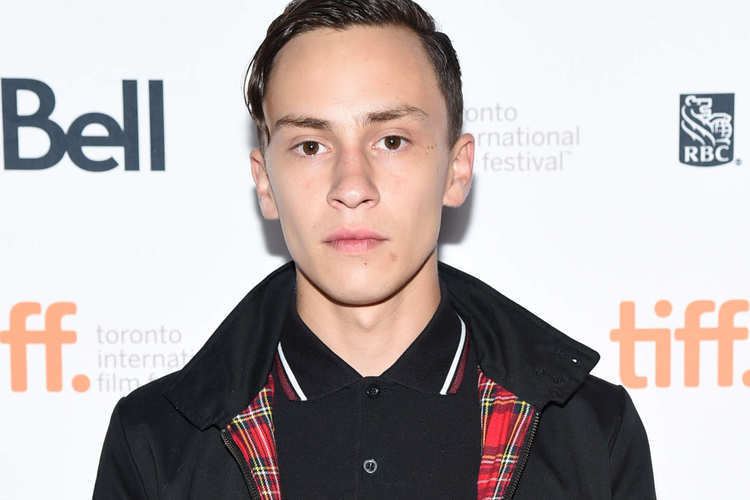 Keir Gilchrist Netflixs New Show Atypical Will Feature an Autistic Lead Character