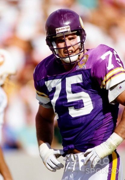 Keith Millard - Minnesota Vikings 105 (1990) - American football Fleer 1990  - LastDodo