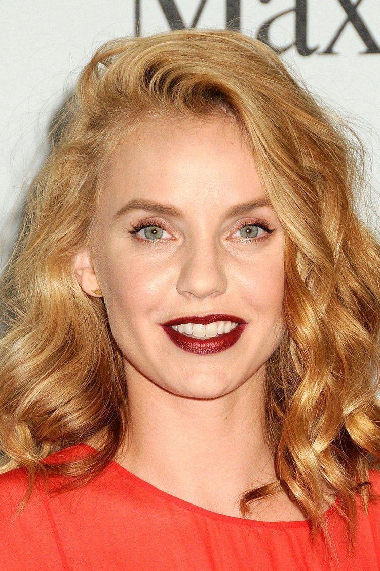 Kelli Garner Kelli Garner Movie Trailers List MovieListcom