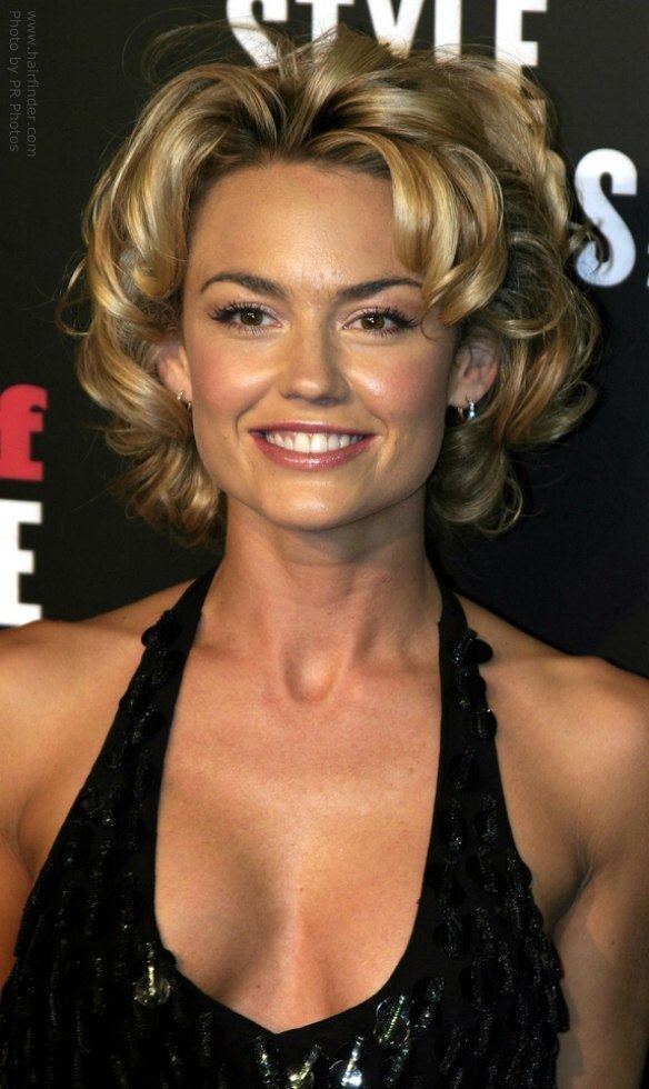 Kelly Carlson Kelly Carlson39s short hairdo with bouncy curls