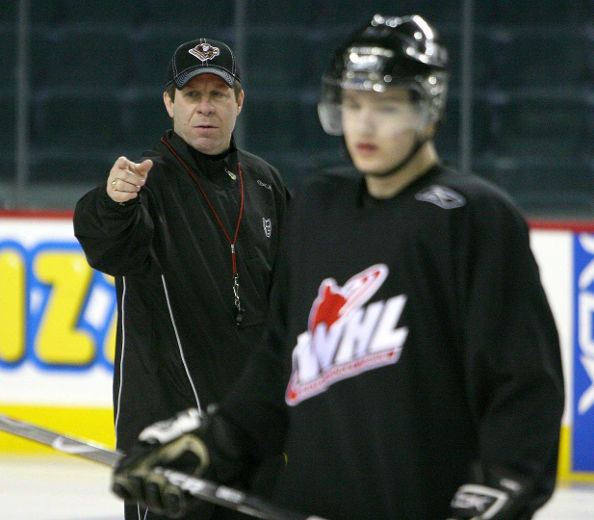 Kelly Kisio Calgary Hitmen icon Kelly Kisio hands over GM39s position