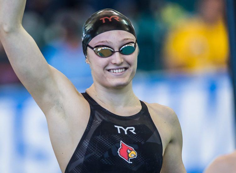 Kelsi Worrell Kelsi Worrell Turns Pro And Signs With TYR Swimming World News