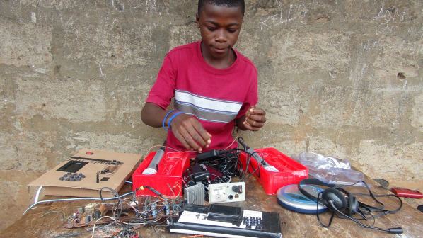 Kelvin Doe Meet The 13 year old Sierra Leone Incredible Inventor