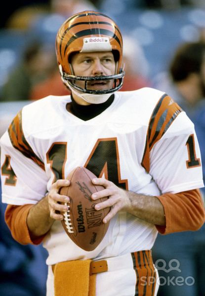 Ken Anderson (quarterback) Ken Anderson Photos 19811201 Athens OH