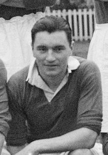 Ken Armstrong (footballer, born 1924) httpsuploadwikimediaorgwikipediacommonsthu