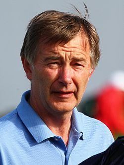 Ken Brown (golfer) httpsuploadwikimediaorgwikipediacommonsthu