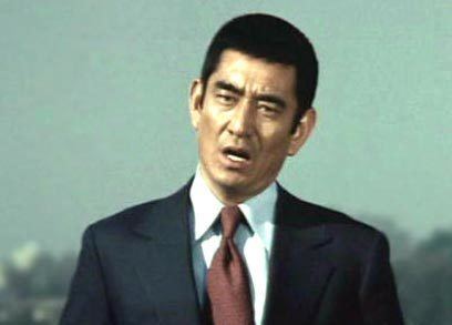 Ken Takakura Chinese fans mourn Takakura39s death1 Chinadailycomcn