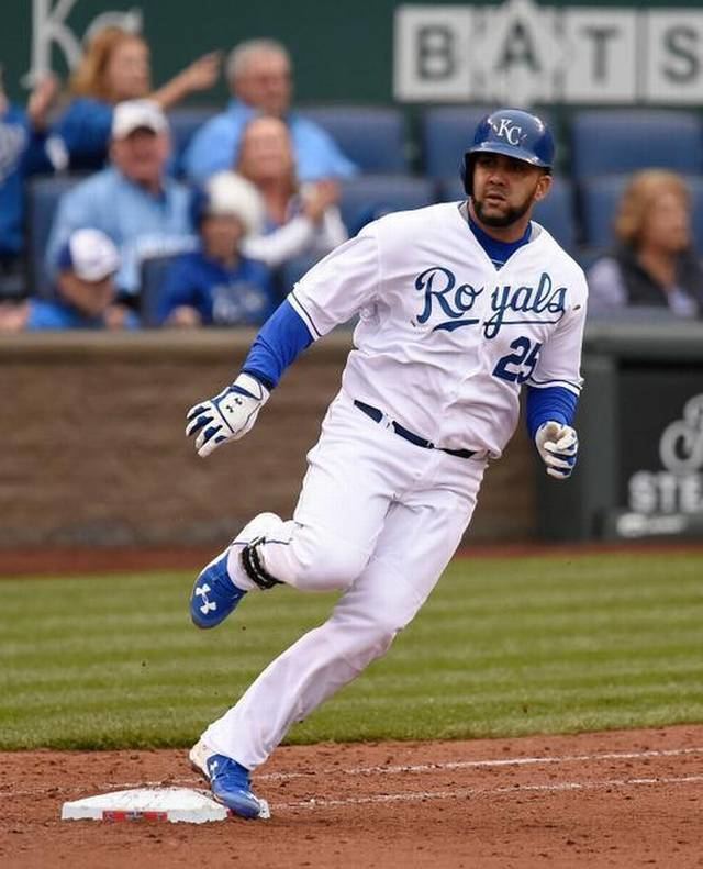 Kendrys Morales Kendrys Morales shows patience in Royals debut The