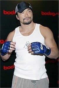 Kenichi Yamamoto (mixed martial artist) www3cdnsherdogcomimagecrop200300imagesfi