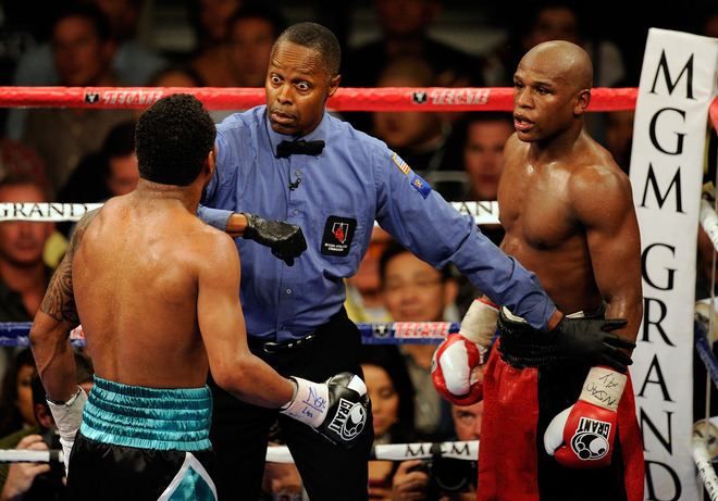 Kenny Bayless Canelo vs Floyd Bayless to Ref Judges Also Named World boxing