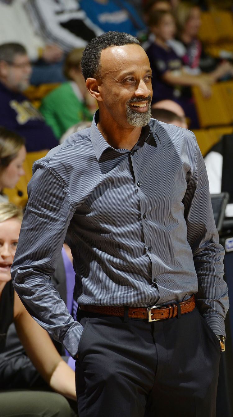 Kenny Brooks Virginia Tech hires JMUs Kenny Brooks as womens basketball coach