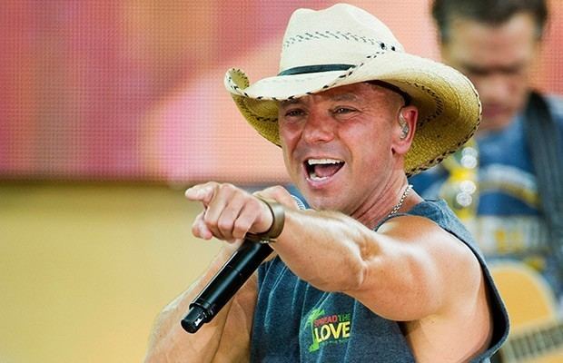 Kenny Chesney Kenny Chesney breaks his own record 1049 The Fox