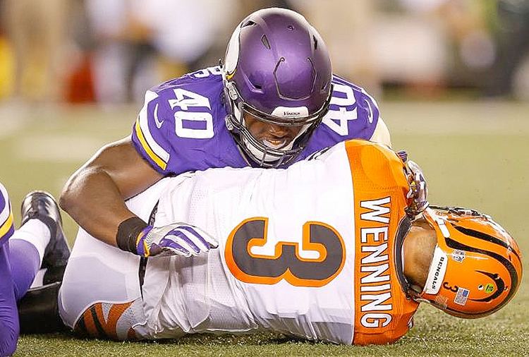 Kentrell Brothers Plenty of Playing Time in 1st Vikings Game Helps Kentrell Brothers