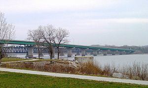 Keokuk–Hamilton Bridge httpsuploadwikimediaorgwikipediacommonsthu