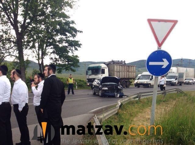 Kerestir (Hasidic dynasty) Video Photos Two Bochurim Hurt in Accident in Kerestir Hungary