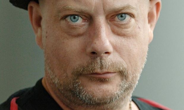 Kevin Brooks (writer) Carnegie medal under fire after 39vile and dangerous