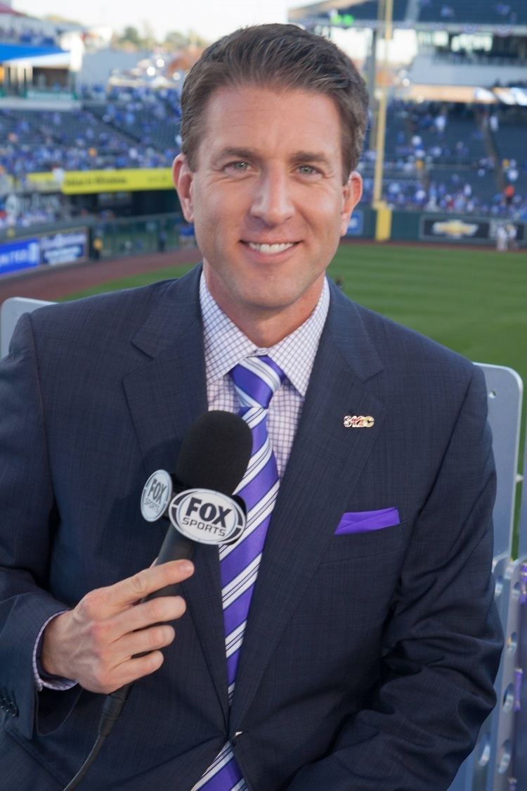 Kevin Burkhardt Glutenfree broadcaster covers NFL and MLB GlutenFree