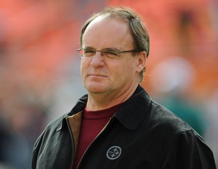 Kevin Colbert Steelers hand Kevin Colbert a fiveyear extension